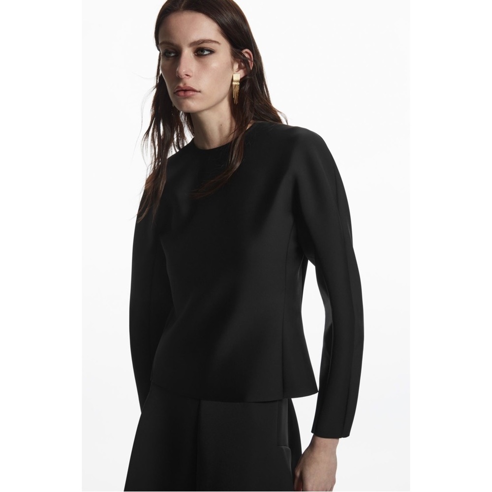 COS ~STRUCTURED WAISTED TOP (NWT)